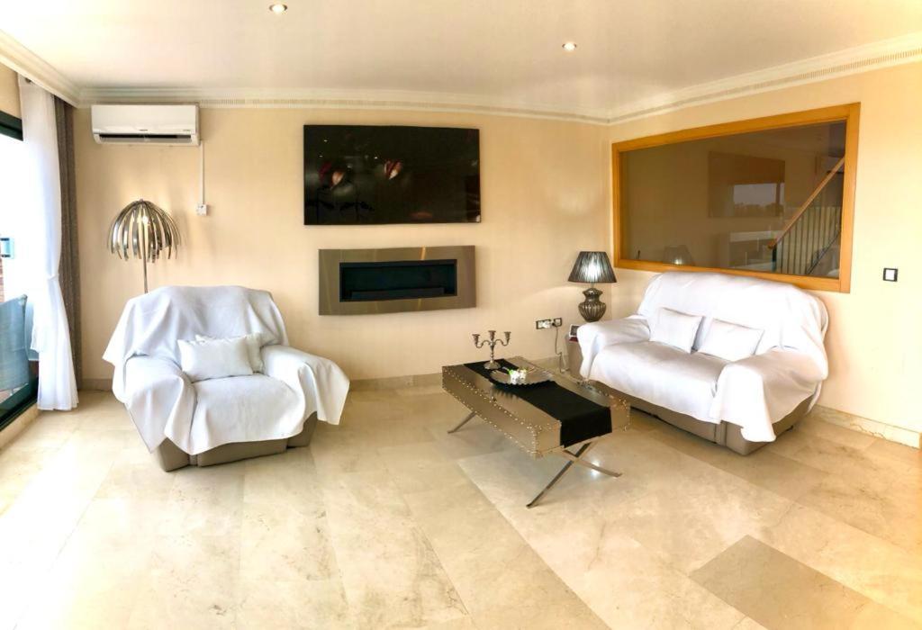 Tranquil 3 Bed With Private Pool + Sea View! Villa *