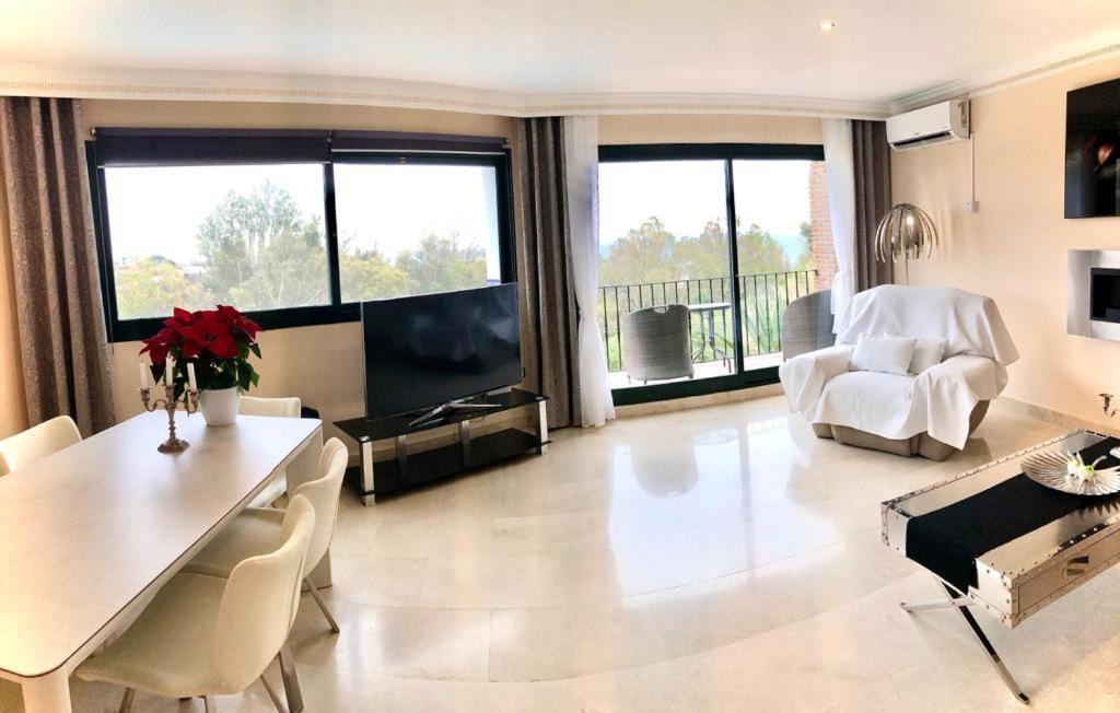 Villa Tranquil 3 Bed With Private Pool + Sea View! *