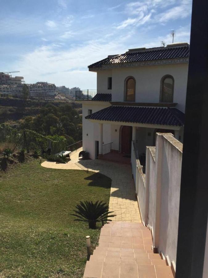Villa Tranquil 3 Bed With Private Pool + Sea View! *