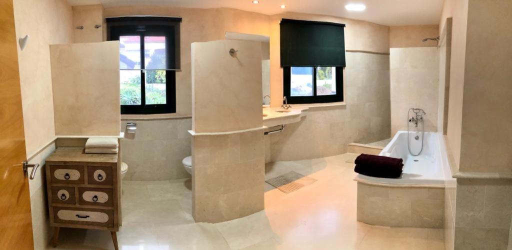 Tranquil 3 Bed With Private Pool + Sea View! Villa