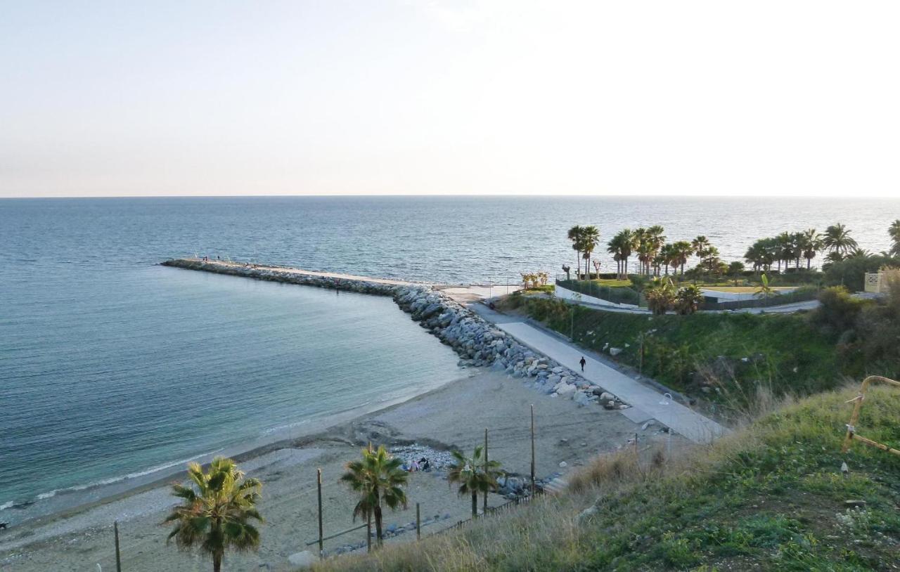 Nice Apartment In Benalmdena Costa With 1 Bedrooms, Wifi And Outdoor Swimming Pool Apartment