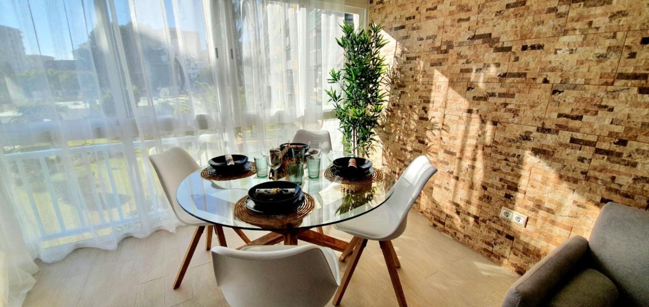 Appartement One Palm View 2-bdr - A Step From The Ocean! *