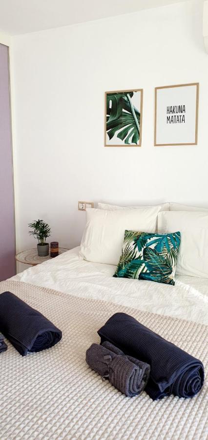 One Palm View 2-bdr - A Step From The Ocean! Appartement