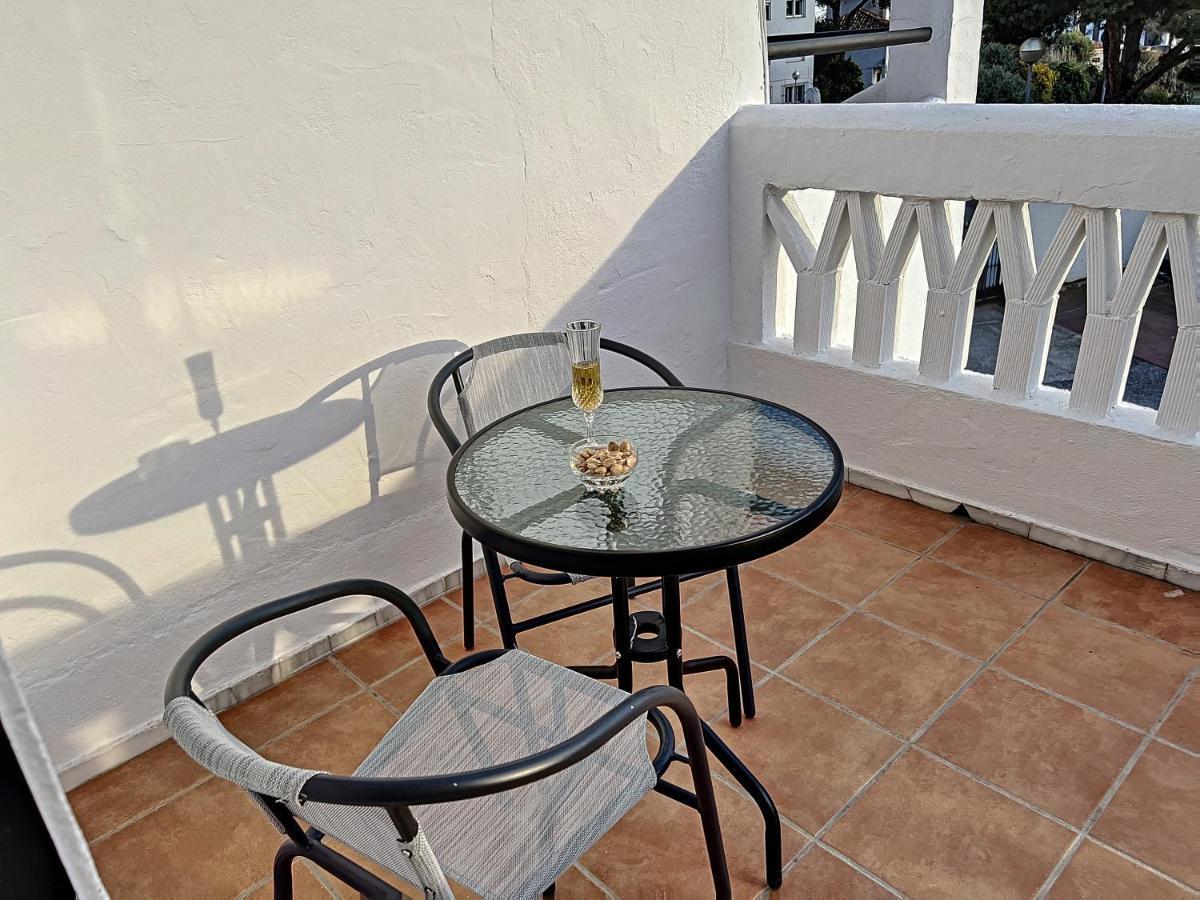 Agradable Adosado Con Piscina La Hidalga Benalmadena