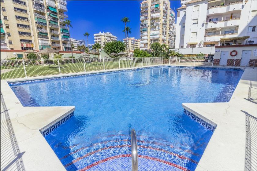 Apartment En Benalmadena, Primera Linea De Playa *