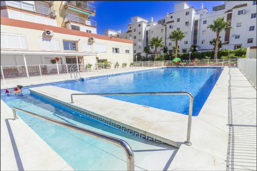 En Benalmadena, Primera Linea De Playa Apartment