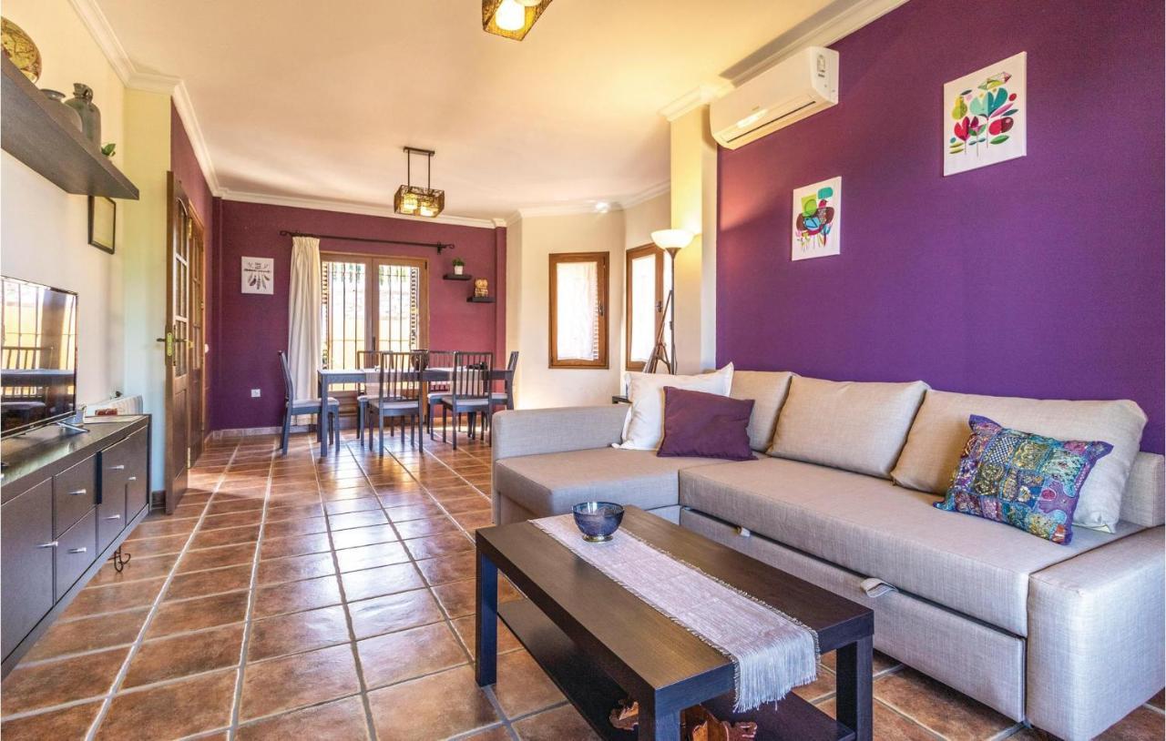 Vakantiehuis In With 5 Bedrooms, Wifi And Outdoor Swimming Pool