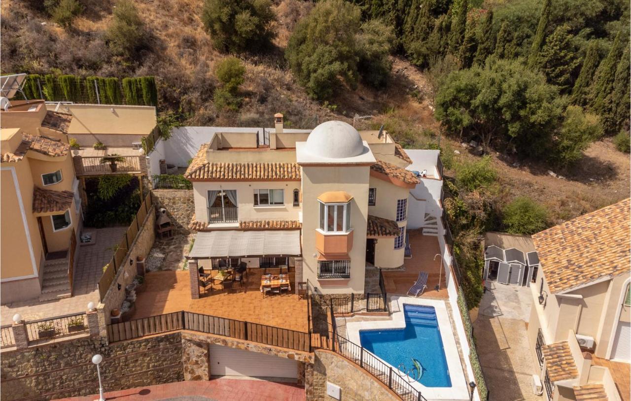 Awesome In With Kitchen Holiday home