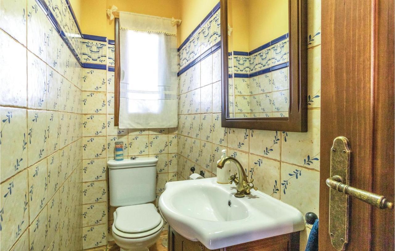 Vakantiehuis In With 5 Bedrooms, Wifi And Outdoor Swimming Pool