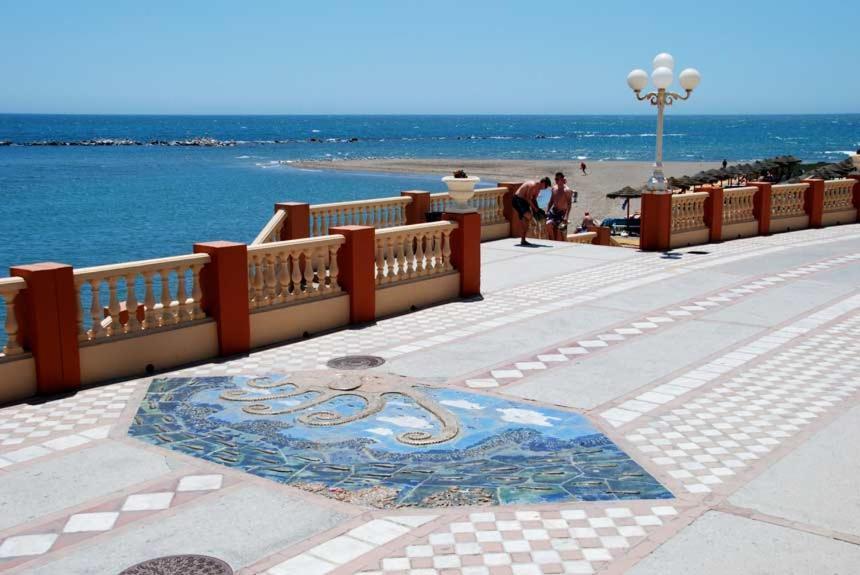 One Palm View 2-bdr - A Step From The Ocean! Appartement *