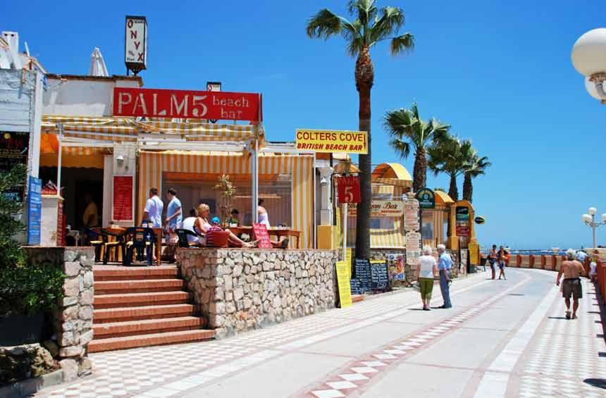 One Palm View 2-bdr - A Step From The Ocean!
