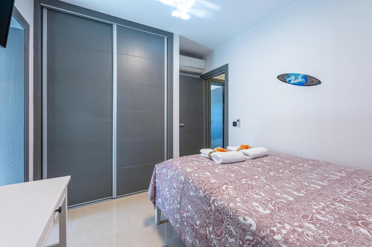 Villa 797 Holiday - Modern With Pool In Puerto Marina For 12 *