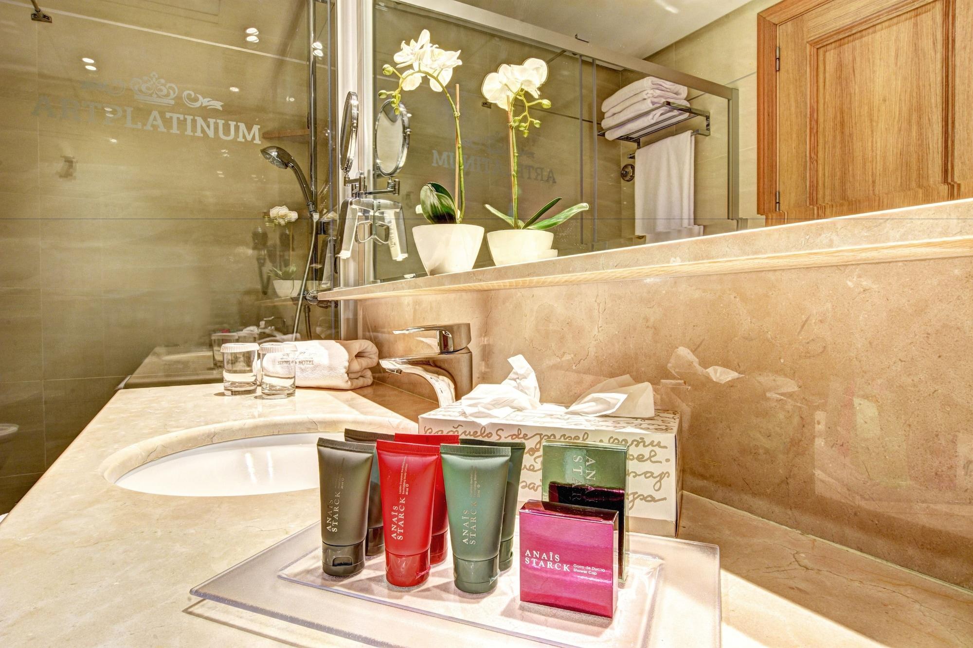 Aparthotel Artplatinum &