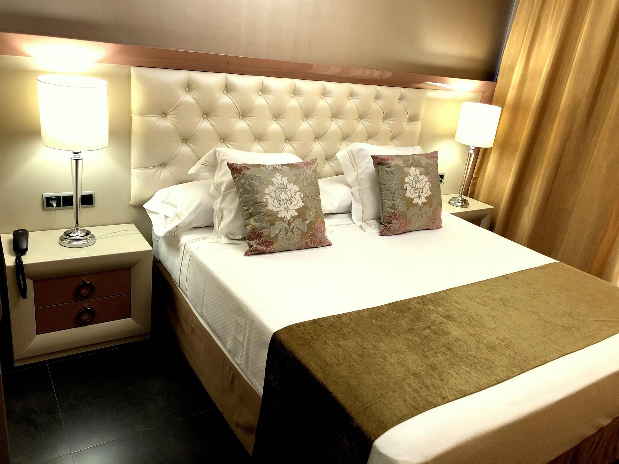 Aparthotel Artplatinum &