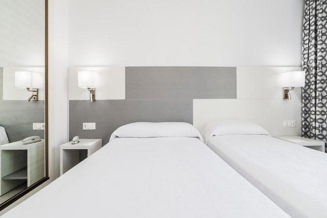 Globales Patos Park Hotel 4*