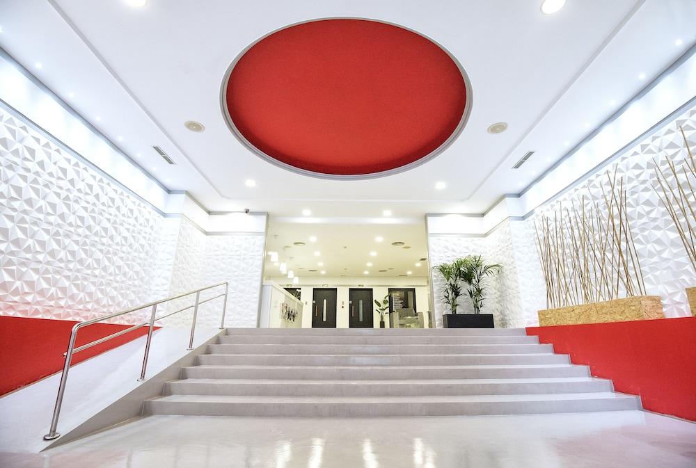 First Flatotel Internacional Hotel 3*