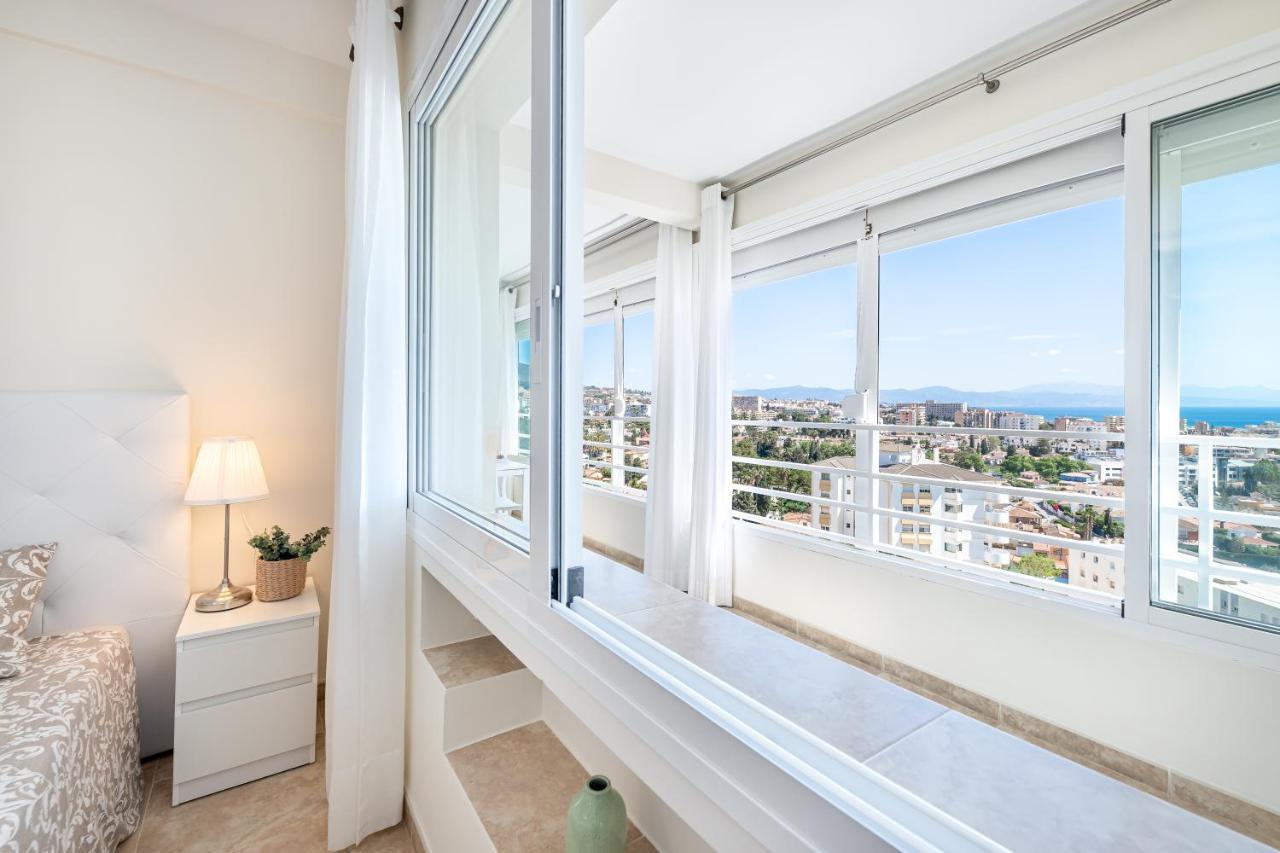 Apartment 797 Rentals- Espectacular Piso Con Vista Al Mar Y Al Puerto Benalmadena