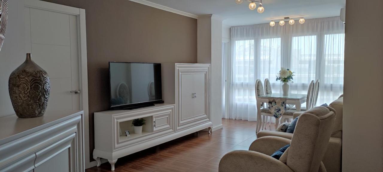 Piso Alquiler Vacacional En Benalmadena, Puerto Marina. Appartement Benalmádena