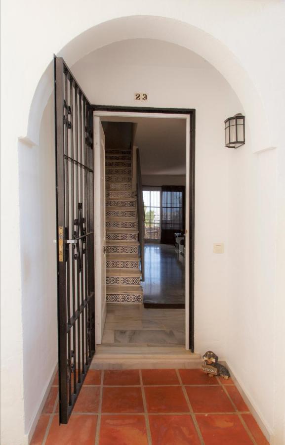 Agradable Adosado Con Piscina La Hidalga * Benalmadena