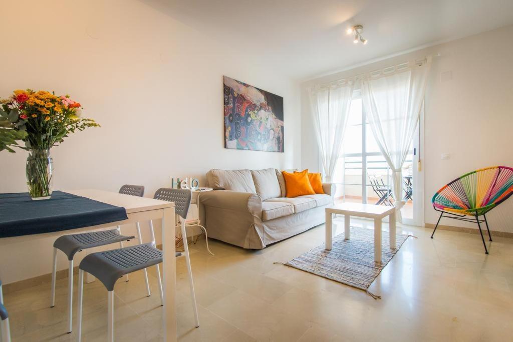 Apartment Costa, 2 Habitaciones, Terraza, Luminoso, Wifi Y Parking Benalmadena