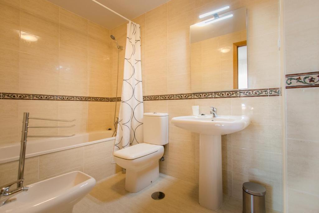 Apartment Costa, 2 Habitaciones, Terraza, Luminoso, Wifi Y Parking *