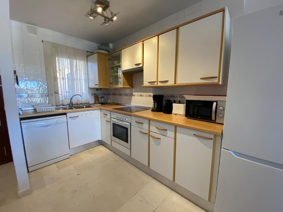3 Bedroom Penthouse Close By Parque De La Paloma Apartment