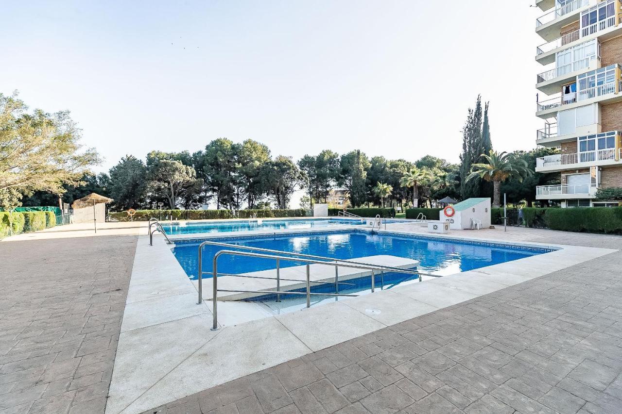 Sun Coast -- Superb With 4 Pools, Gardens & Breakfast Apartment