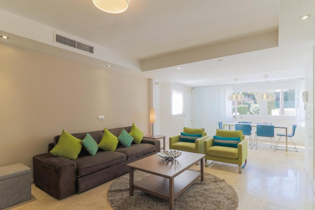 C43 - Family House With Terrace And Shared Pool *