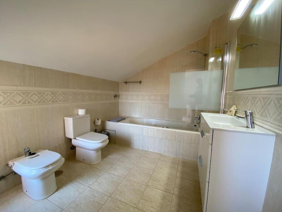 3 Bedroom Penthouse Close By Parque De La Paloma Apartment *