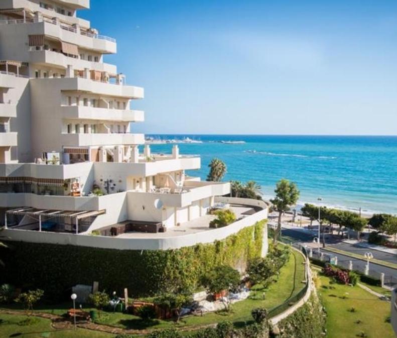 Apartment Benalbeach Estudio Premium *