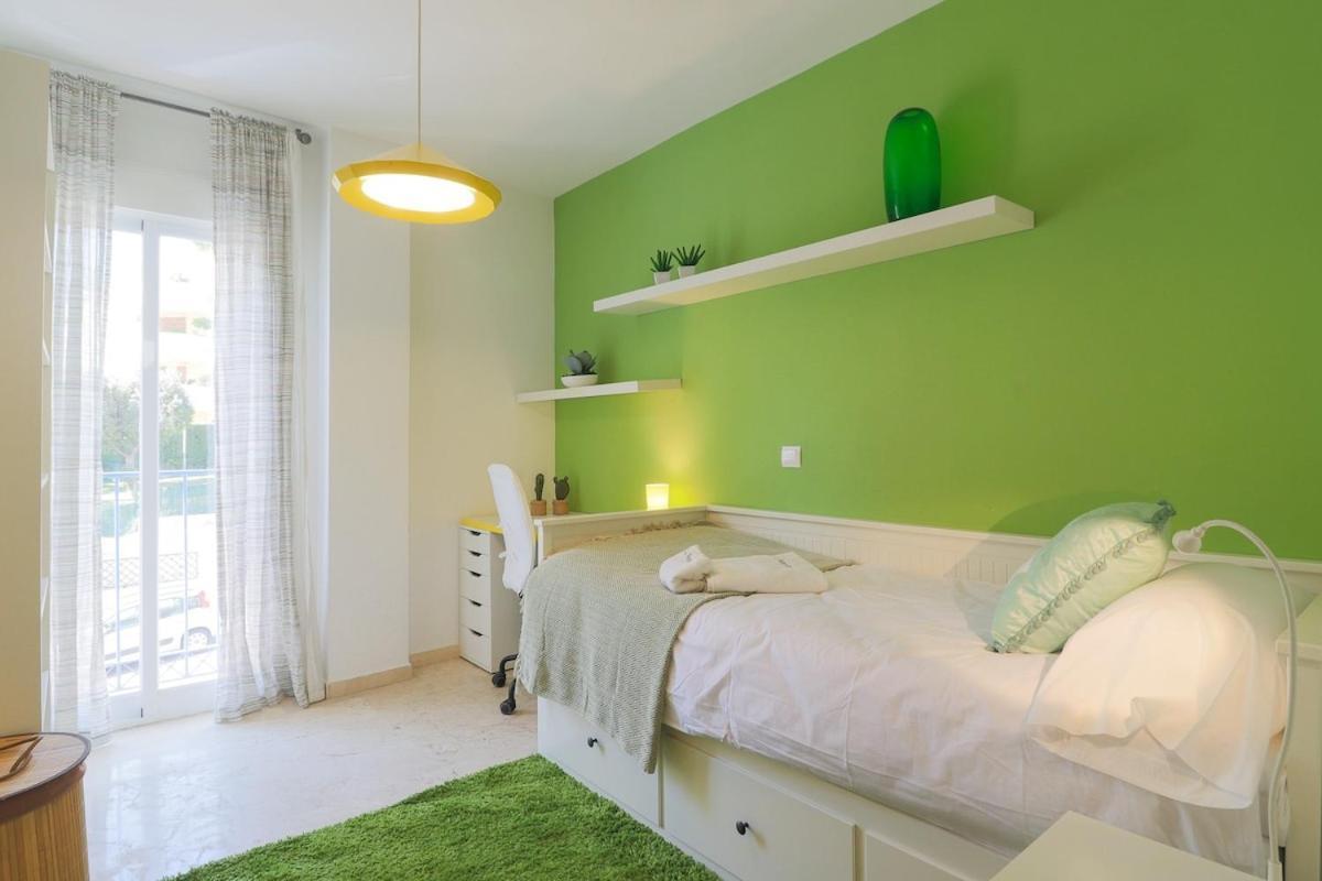 C43 - Family House With Terrace And Shared Pool Holiday home
