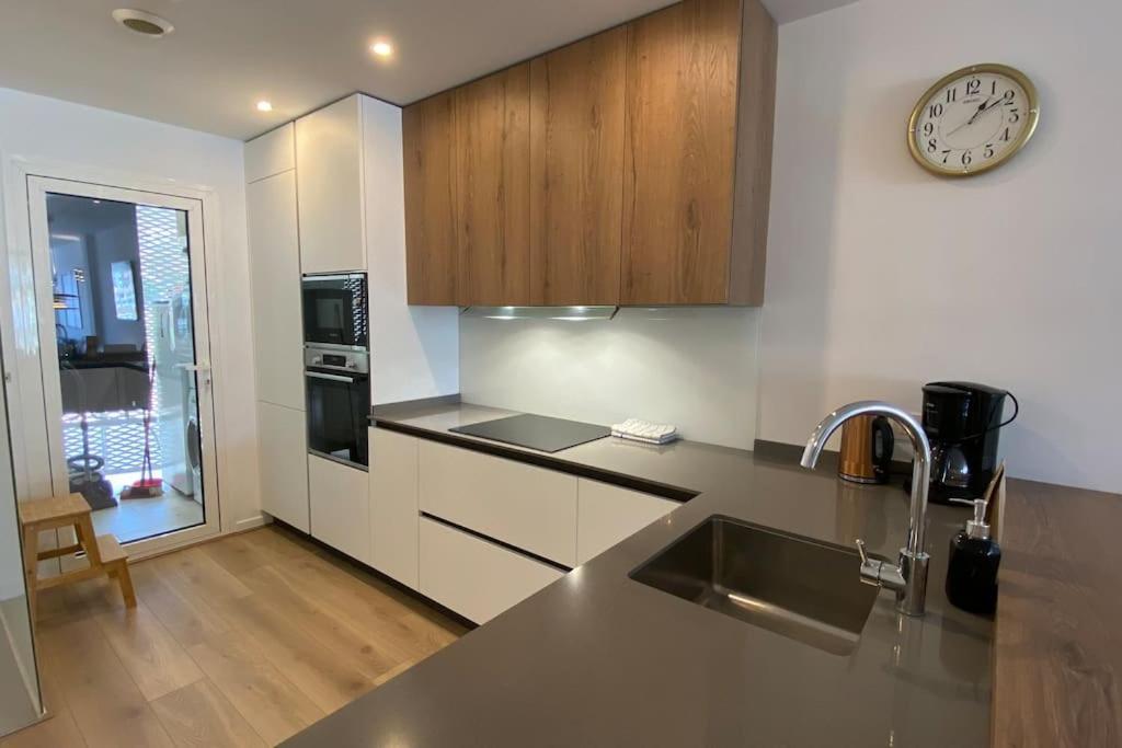 2 Bedroom Luxury In Apartment