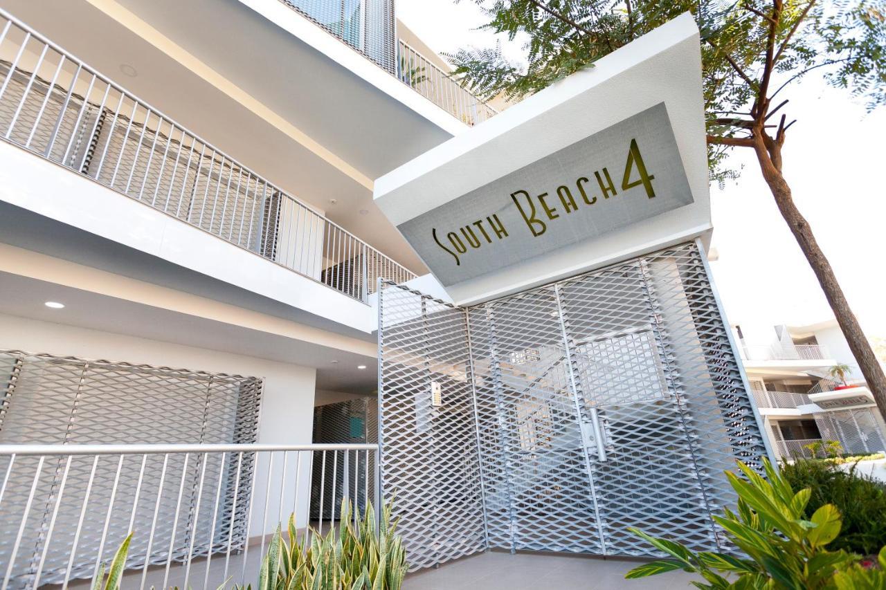 El Higueron. South Beach 4. 3 Bedrooms, Sea Views, Terrace And Pool