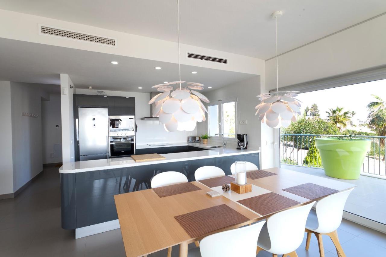 Appartement El Higueron. South Beach 4. 3 Bedrooms, Sea Views, Terrace And Pool *