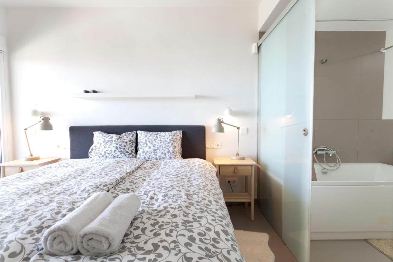 Appartement El Higueron. South Beach 4. 3 Bedrooms, Sea Views, Terrace And Pool