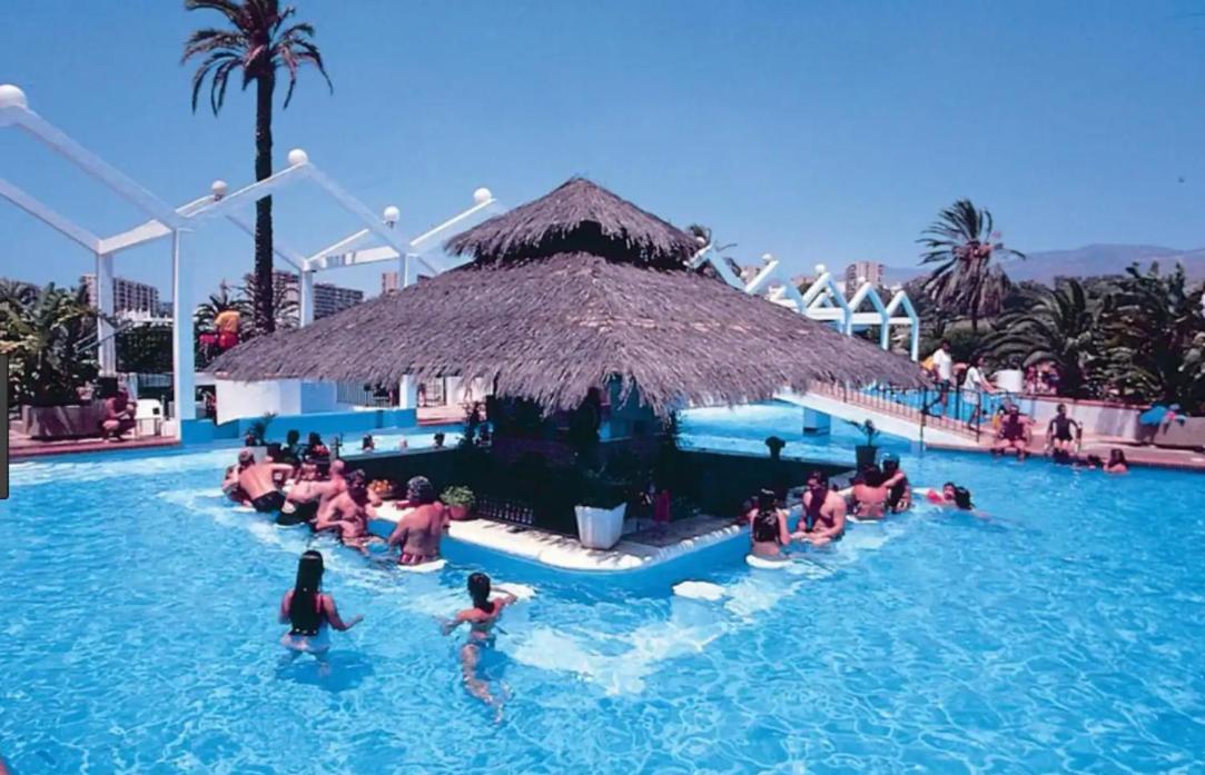 In Benalbeach 5 Pools Apartment