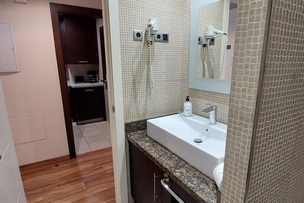 Elegante Alojamiento Con Piscina A 200 M Del Mar. Appartement *