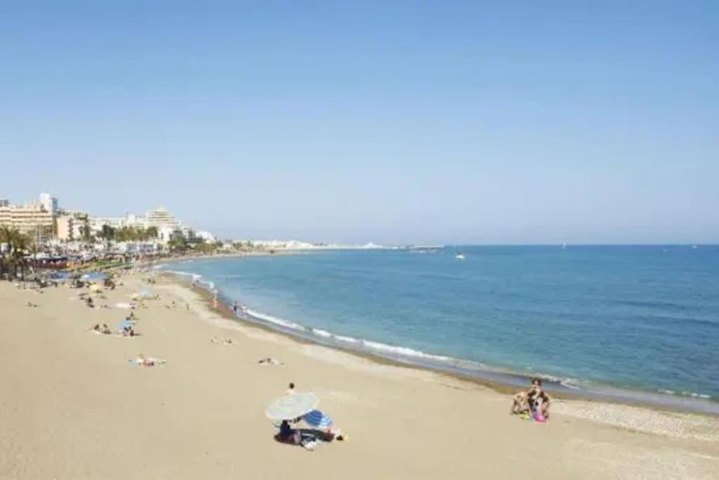 Elegante Alojamiento Con Piscina A 200 M Del Mar. Appartement Benalmádena