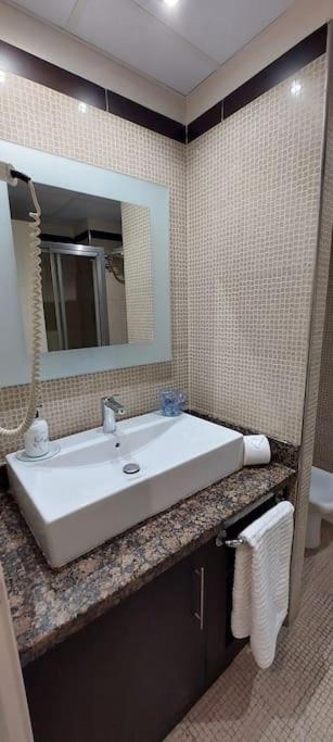 Appartement Elegante Alojamiento Con Piscina A 200 M Del Mar.