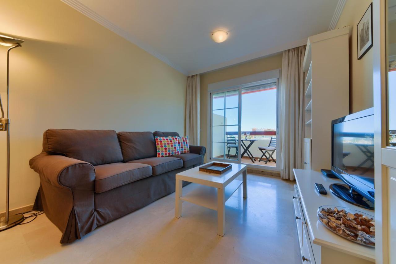 Holidays2benalmadena Arenal Golf 6 Guests With Terrace Pool & Garage Apartment