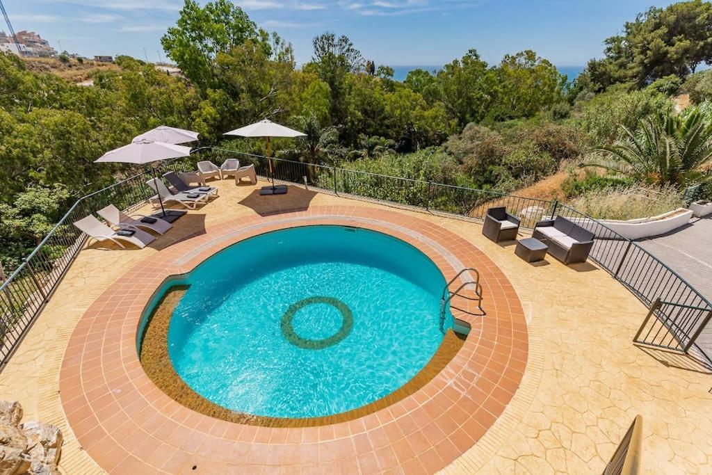 Tranquil 3 Bed With Private Pool + Sea View! *