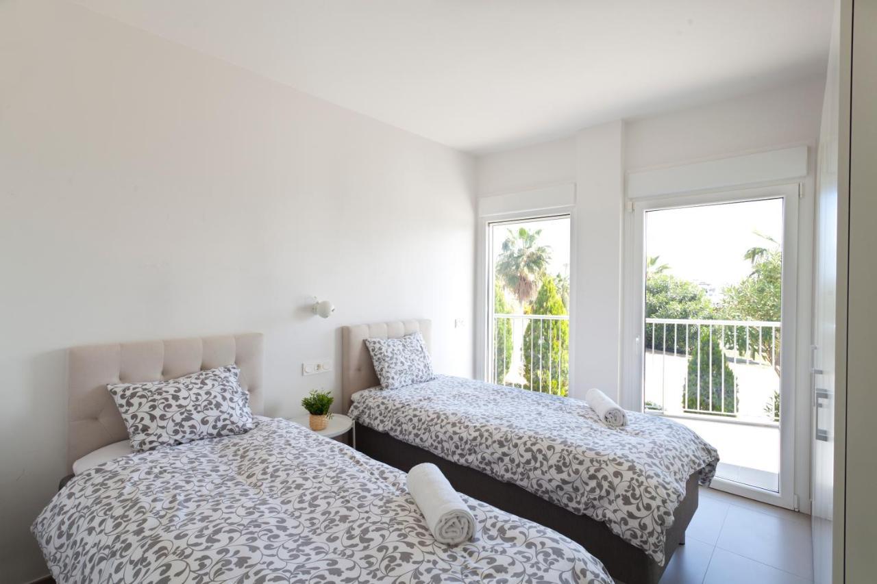 Appartement El Higueron. South Beach 4. 3 Bedrooms, Sea Views, Terrace And Pool Benalmádena