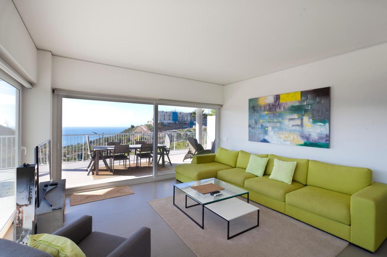 El Higueron. South Beach 4. 3 Bedrooms, Sea Views, Terrace And Pool Benalmádena
