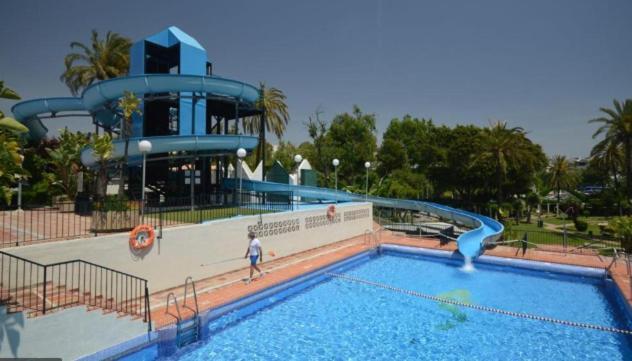 In Benalbeach 5 Pools