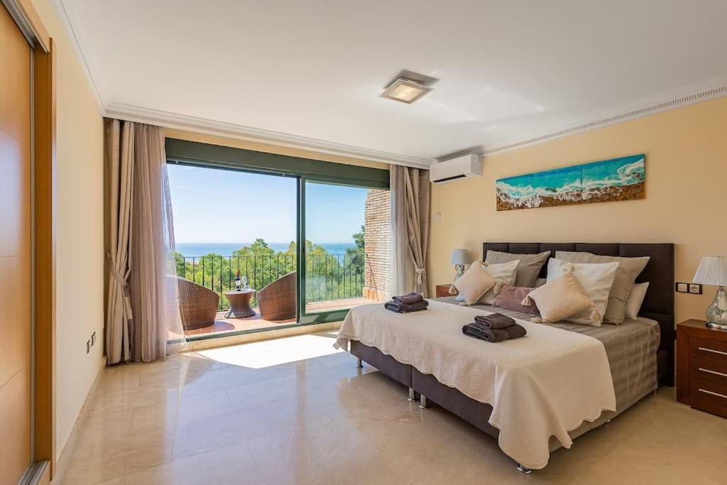 Tranquil 3 Bed With Private Pool + Sea View! Villa