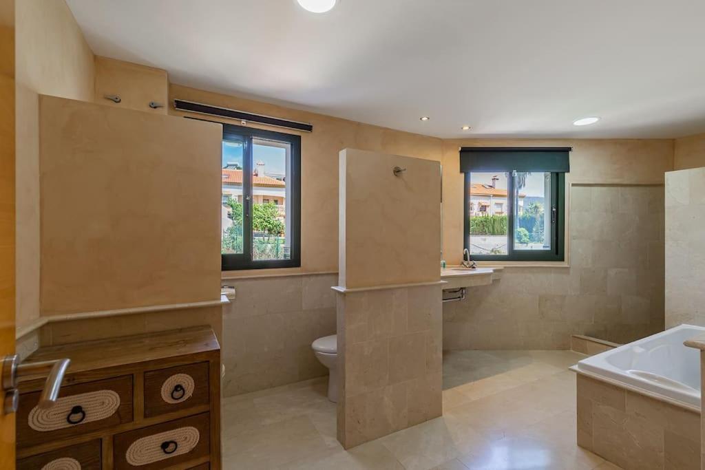 Tranquil 3 Bed With Private Pool + Sea View! Villa *