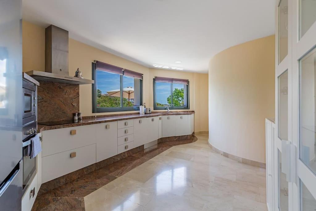 Villa Tranquil 3 Bed With Private Pool + Sea View!