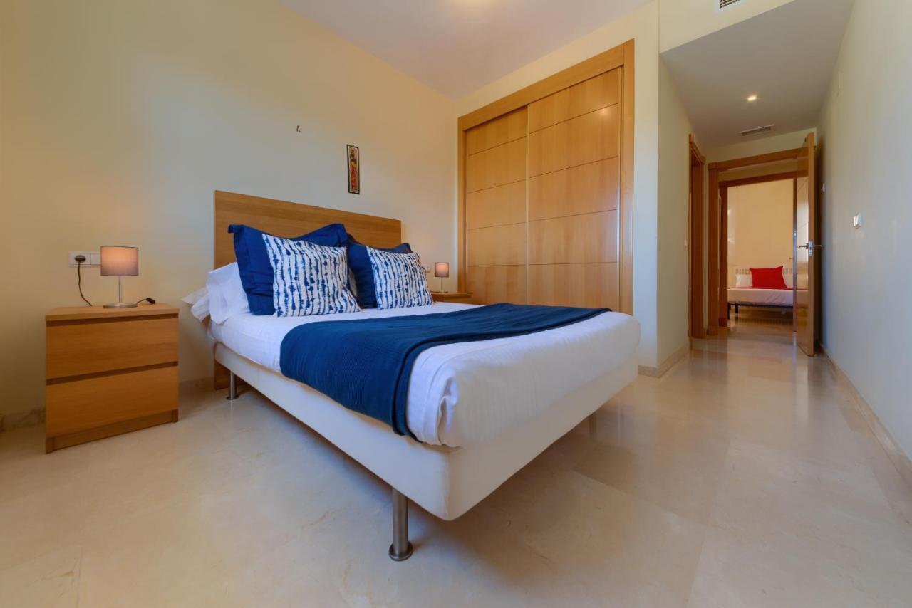 Holidays2benalmadena Arenal Golf 6 Guests With Terrace Pool & Garage Apartment