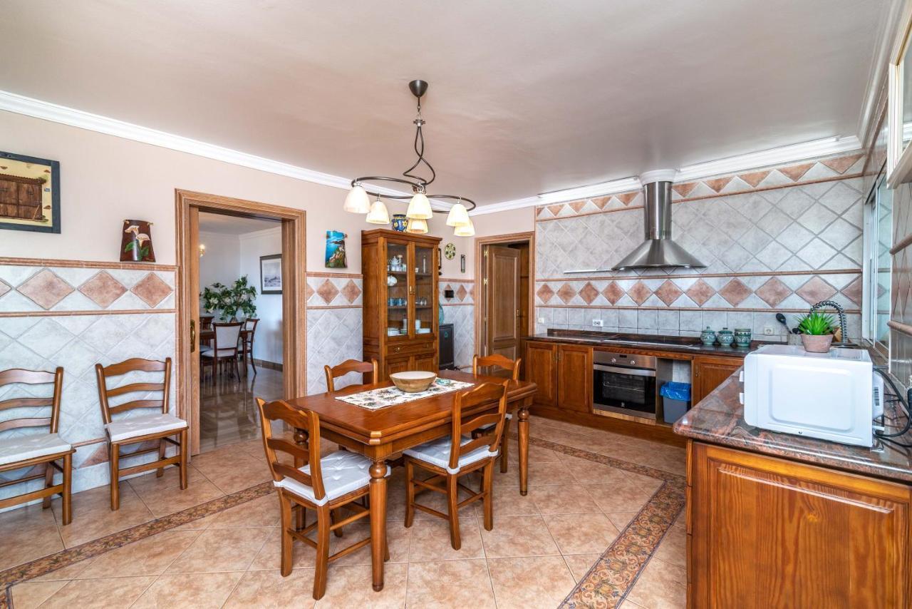 Villa Vb Buganvilla 4bdr With Fantastic Sea Views *