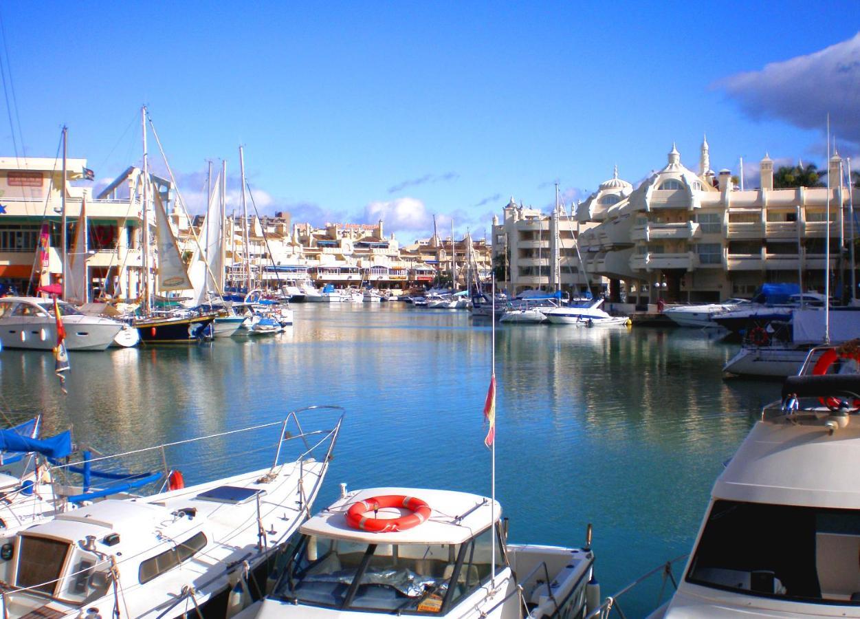 Apartment Sun Coast -- Superb With 4 Pools, Gardens & Breakfast *